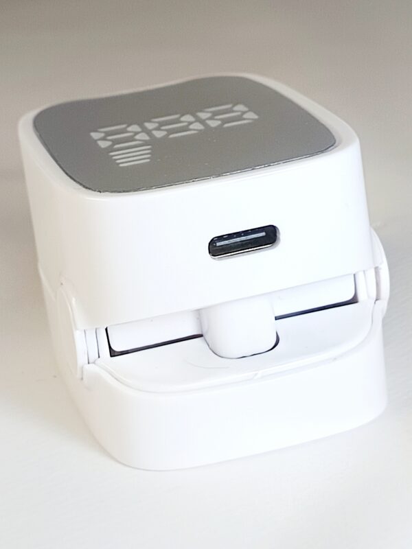 Dispositivo antifúngico portátil com luz laser azul para tratamento de fungos nas unhas (onicomicose