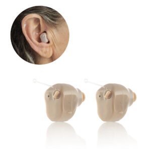Par de amplificadores auditivos intra-auriculares cor bege com encaixe discreto no ouvido