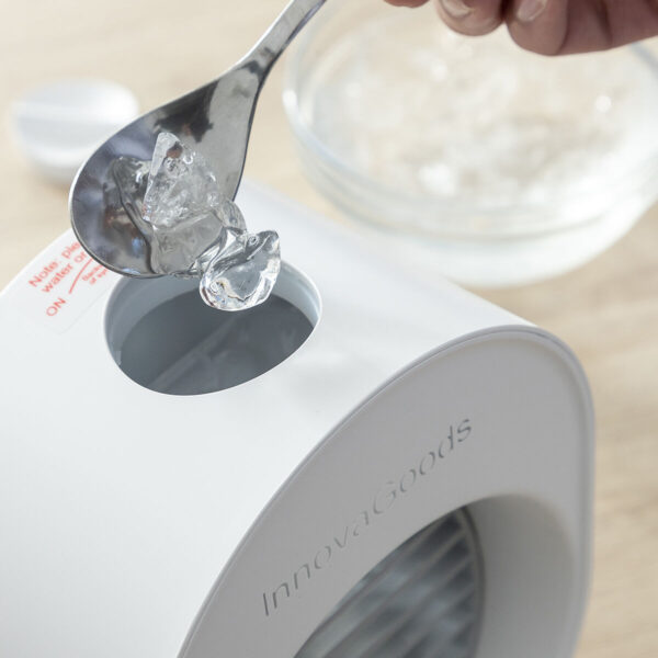 Abastecimento do Mini Climatizador e Humidificador Koolizer InnovaGoods com água