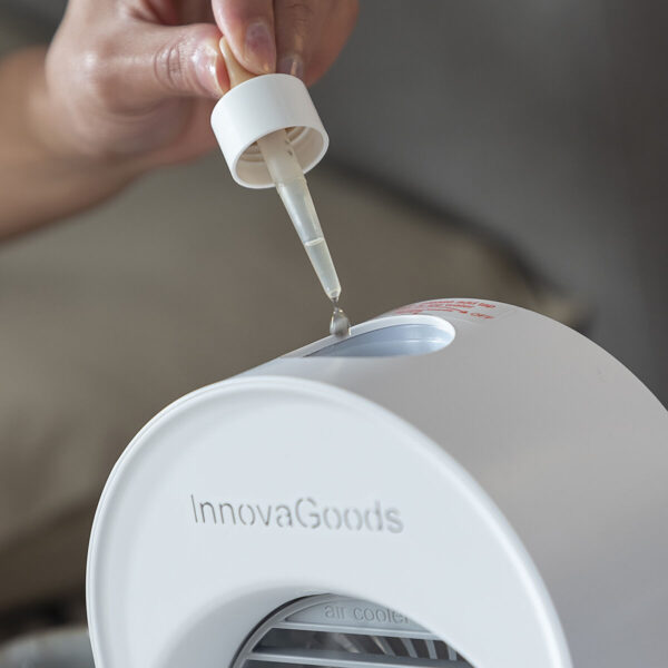 Reabastecimento do Mini Climatizador e Humidificador Koolizer InnovaGoods com água