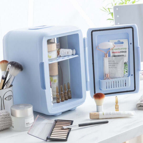 Mini Frigorífico Portátil 4L InnovaGoods – Conserva Cremes e Cosméticos Quente e Frio Mini Frigorífico Portátil InnovaGoods 4L para cosméticos com função quente e frio, ideal para conservar cremes e loções