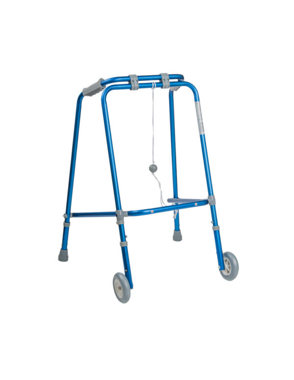 Andarilho dobrável Reha Fund RF-100 em alumínio, com duas rodas frontais e altura ajustável, indicado para idosos com mobilidade reduzida