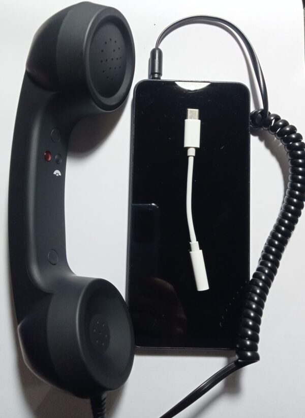 telefone-telemovel-o9 Telefone Retro para Telemóvel com Cabo – Som Claro